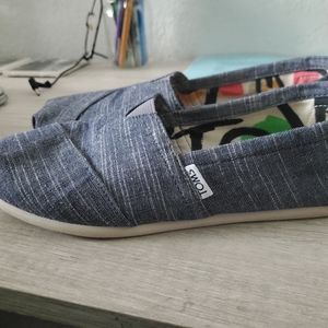 Womens toms